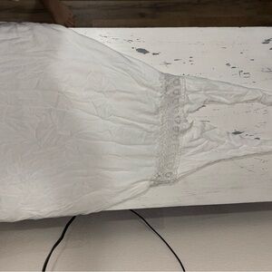 Elegant White Lace Trim Tank Top